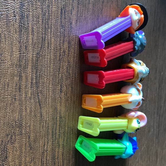 PEZ dispensers - Picture 2 of 4